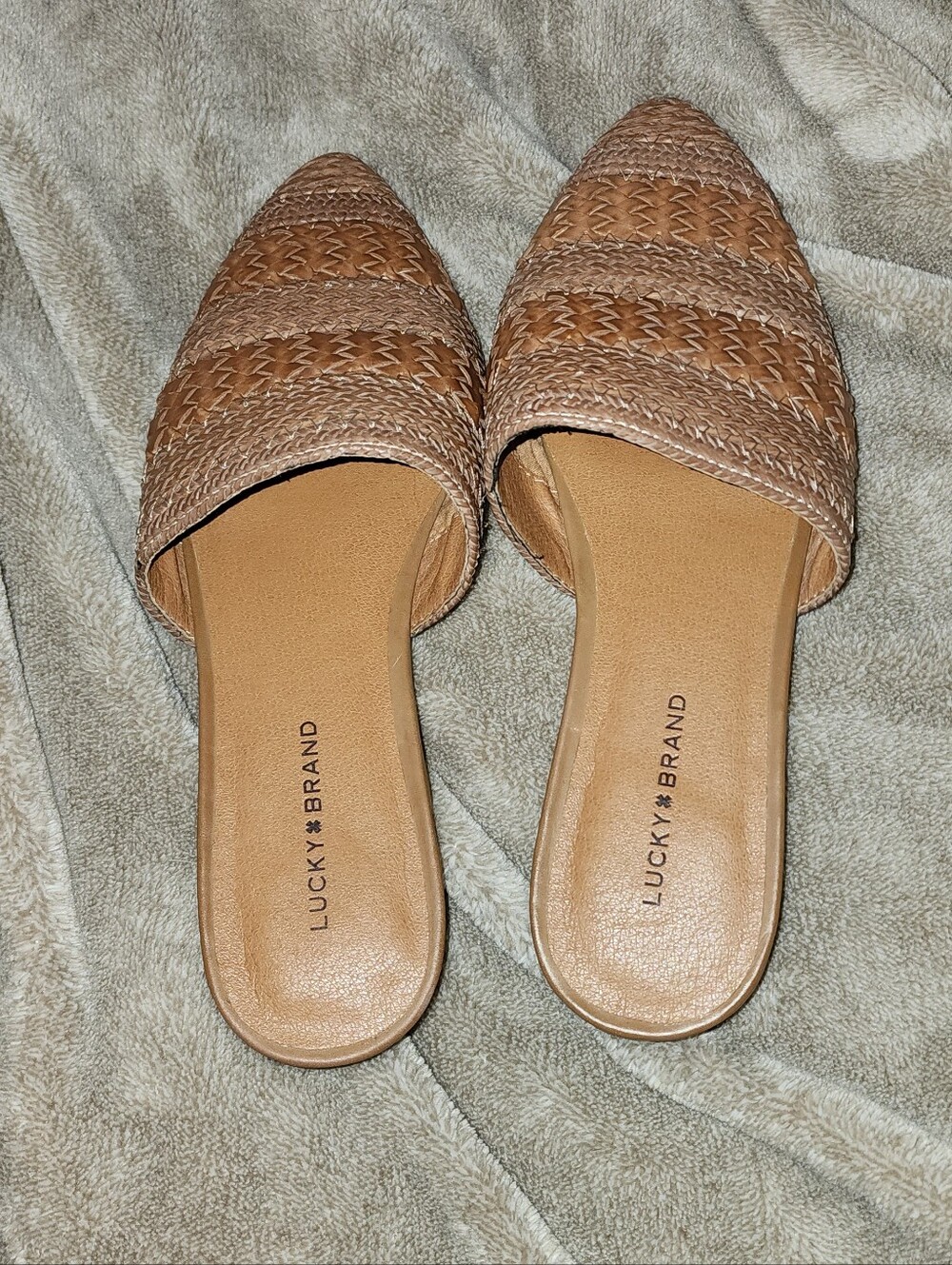 Lucky Brand Woven Slip‑On Mules • Tan Minimalist Travel Wicker Flats • Size 7.5